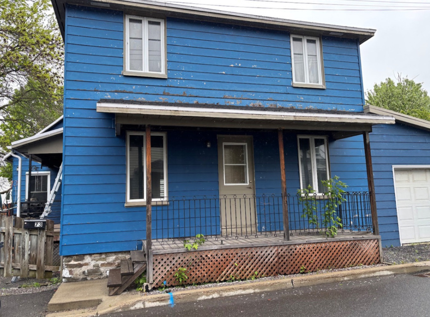 Façade — revêtement — avant la peinture